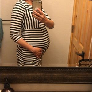 Motherhood maternity dress size sm fits like med